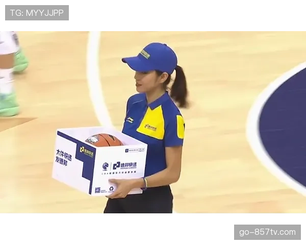 通讯：兰斯主场纪念俱乐部成立百年，名宿现场观战